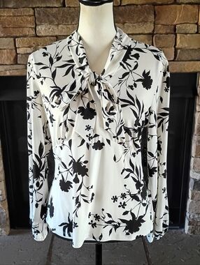 NEW AUW Black And White Bow Tie Front Long Sleeve Top
